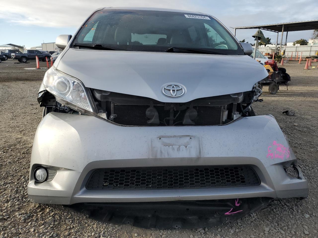 2015 TOYOTA SIENNA XLE - Фото 5