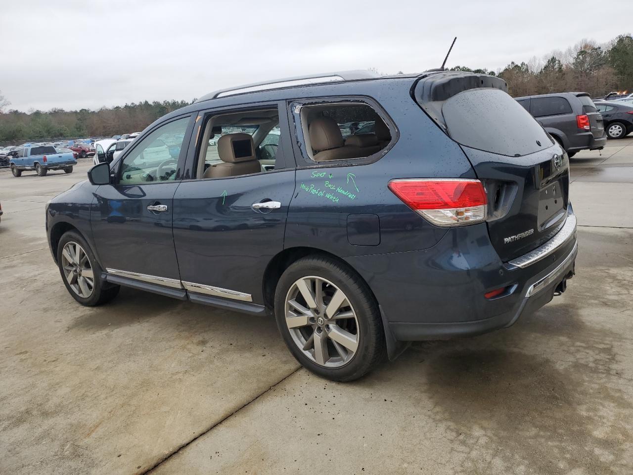 2013 NISSAN PATHFINDER - Image 2