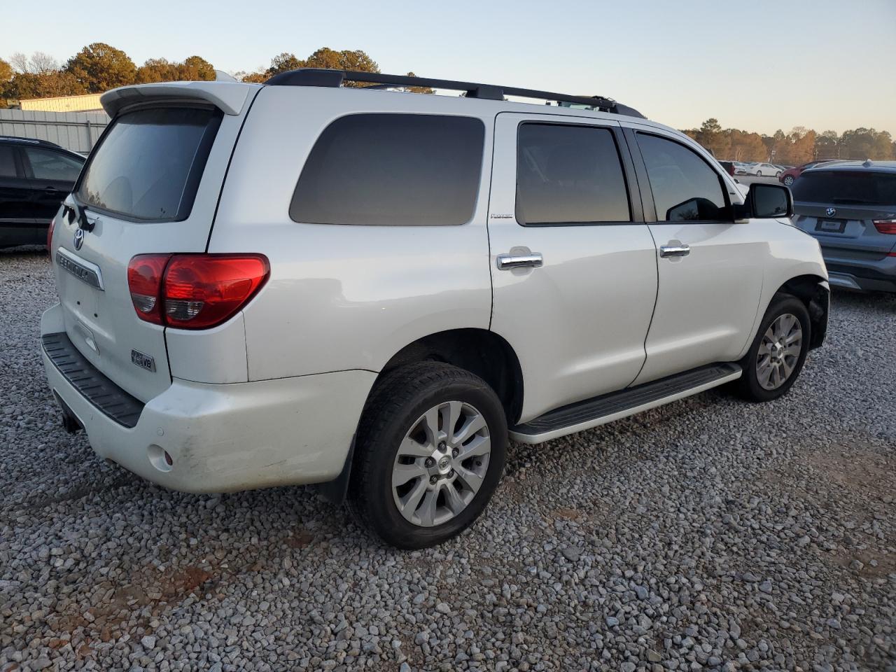 2016 TOYOTA SEQUOIA PL - Image 3