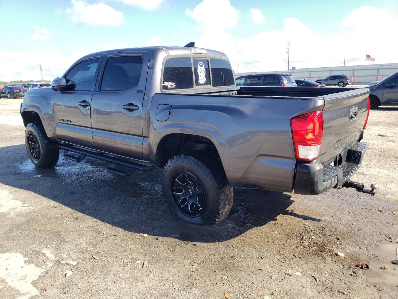 2017 TOYOTA TACOMA DOU - Фото 2