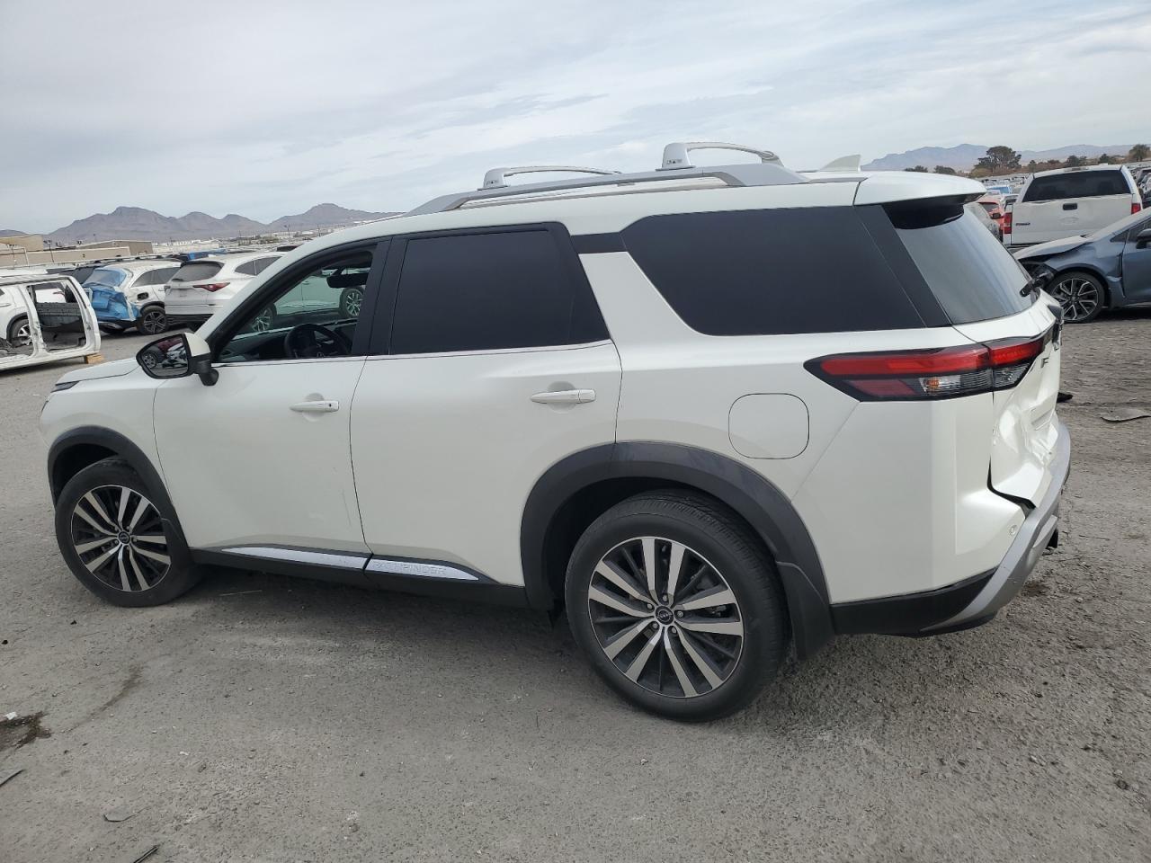 2023 NISSAN PATHFINDER - Image 2