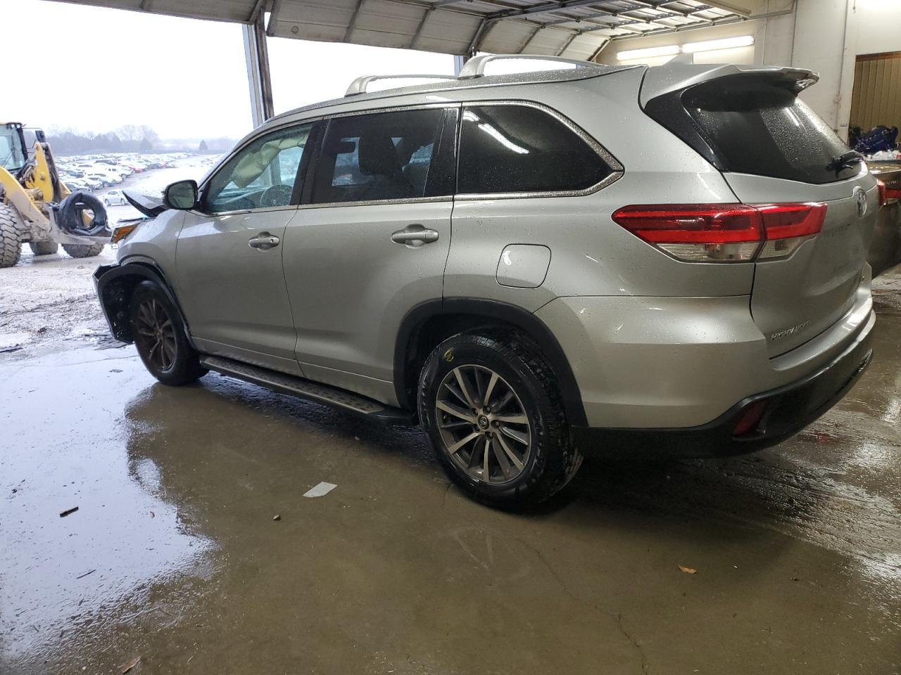 2018 TOYOTA HIGHLANDER - Image 2