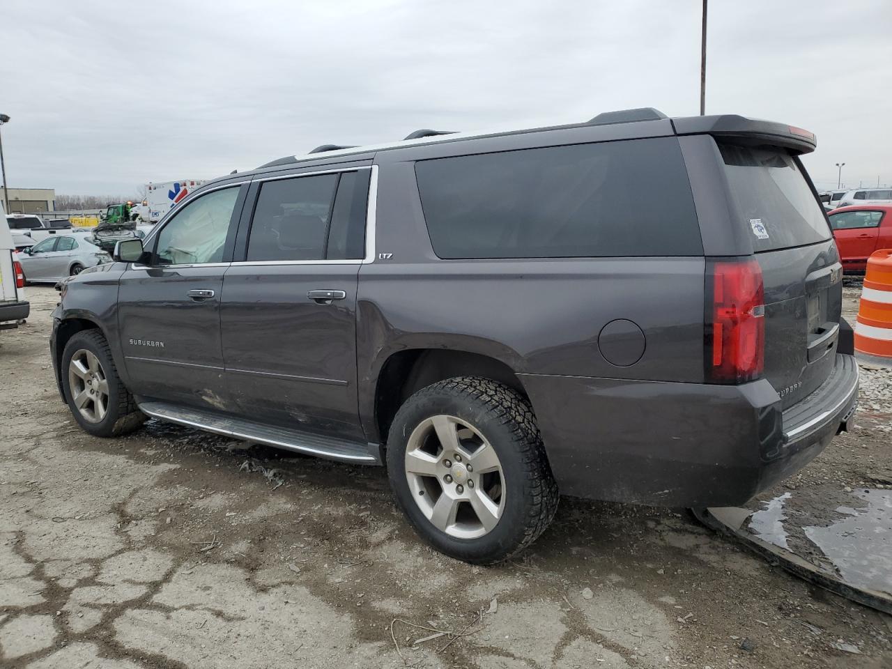 2016 CHEVROLET SUBURBAN K - Image 2