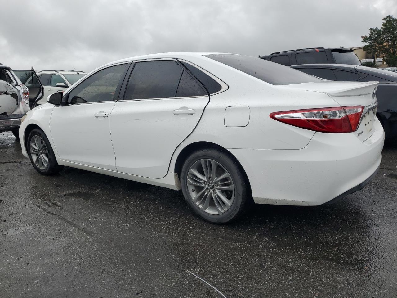 2016 TOYOTA CAMRY LE - Image 2