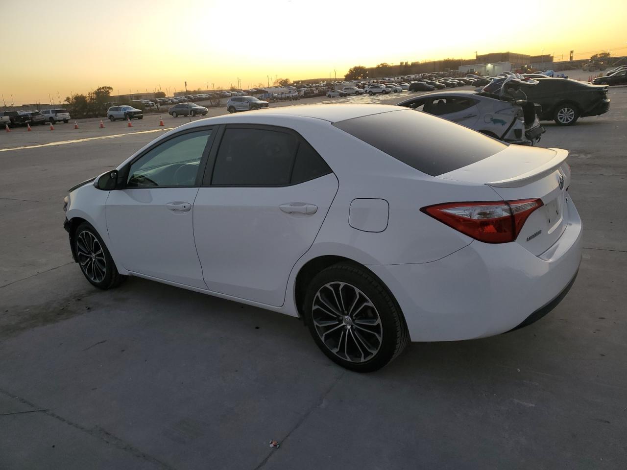 2015 TOYOTA COROLLA L - Image 2