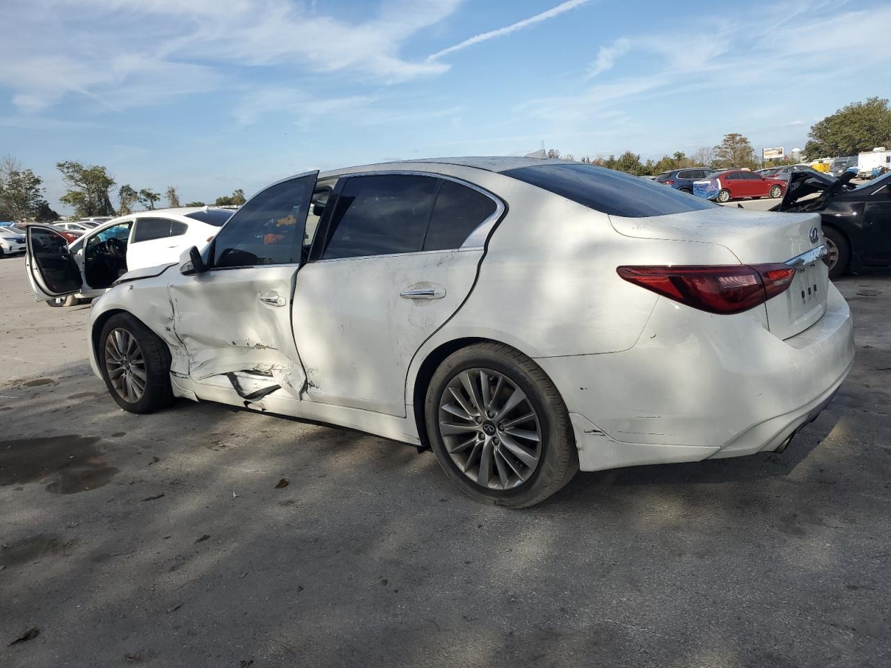 2019 INFINITI Q50 LUXE - Фото 2
