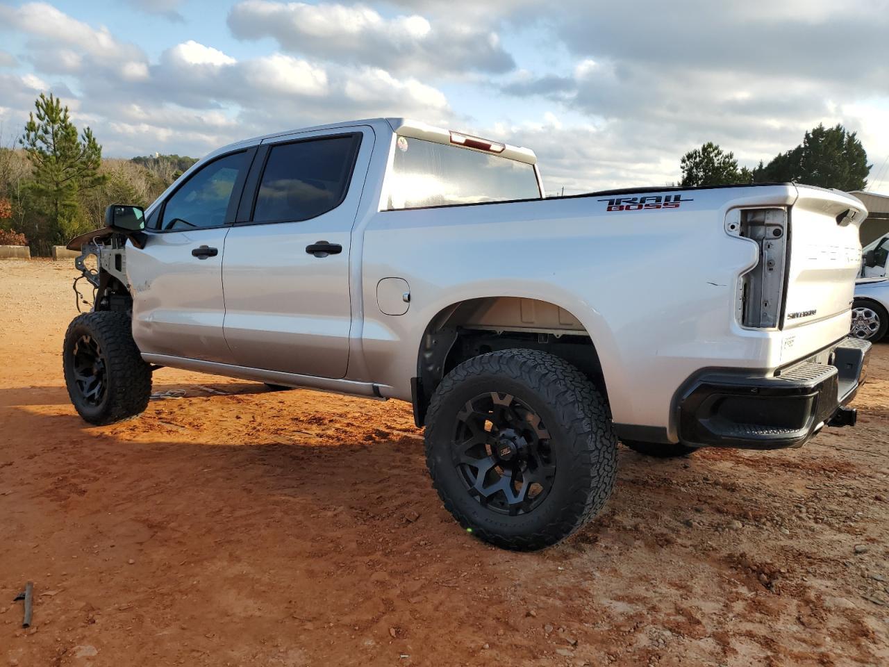 2019 CHEVROLET SILVERADO - Фото 2