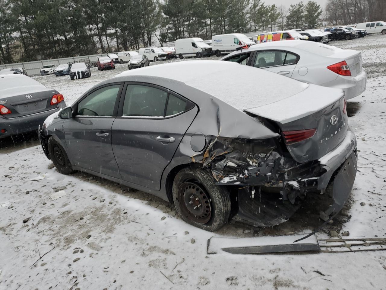 2019 HYUNDAI ELANTRA SE - Фото 2