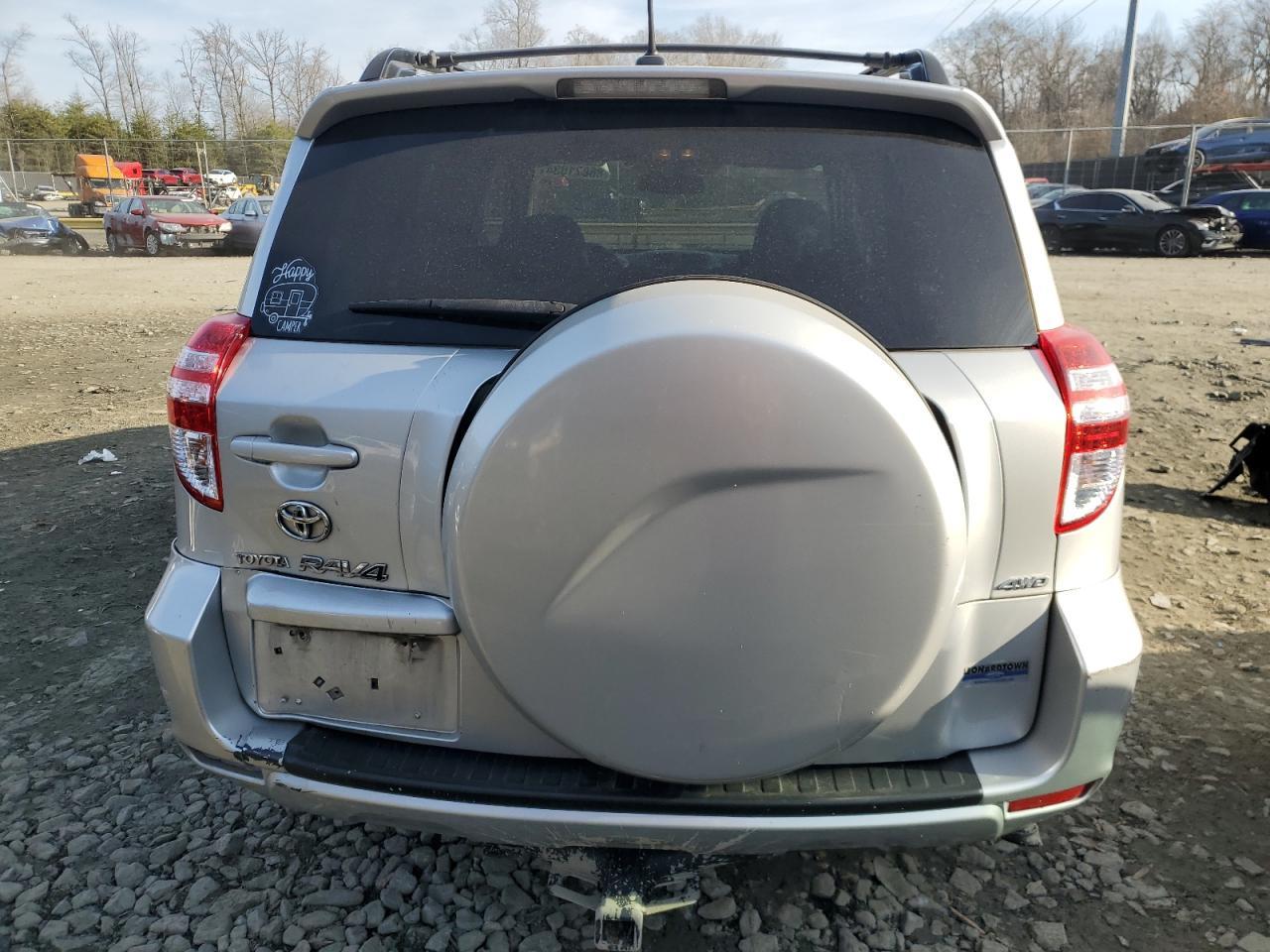 2011 TOYOTA RAV4 - Фото 6