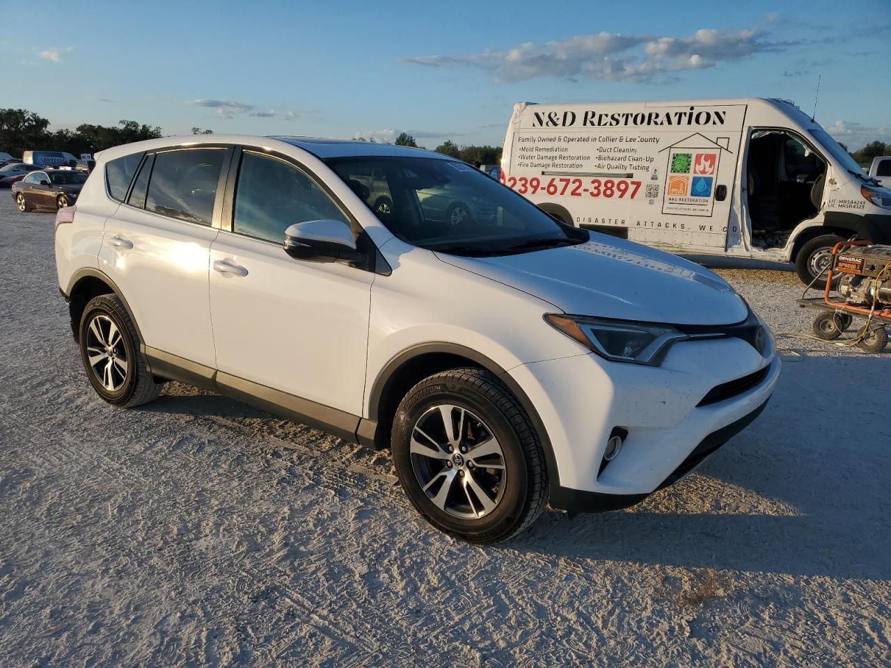 2017 TOYOTA RAV4 XLE - Image 4