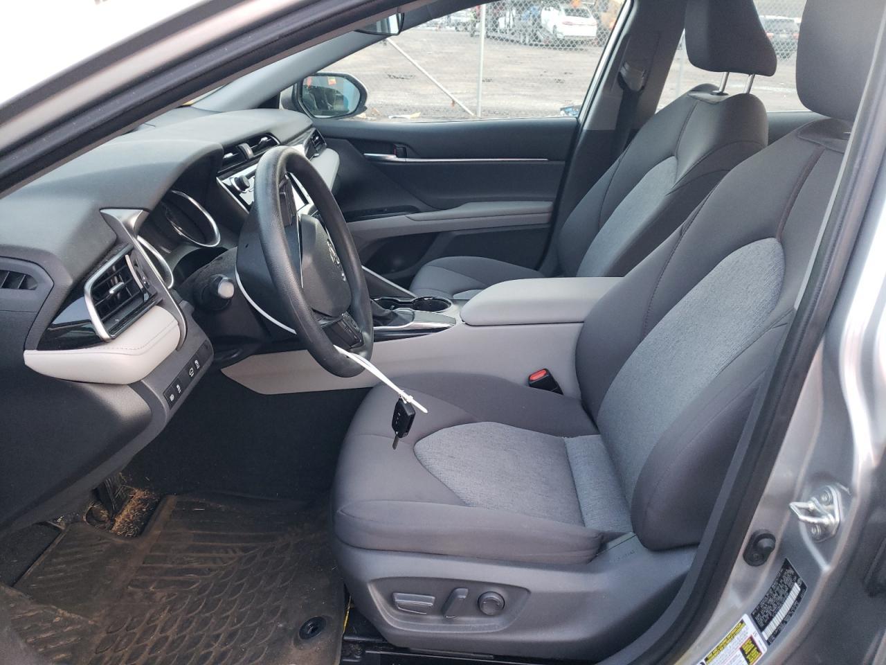 2020 TOYOTA CAMRY LE - Фото 7