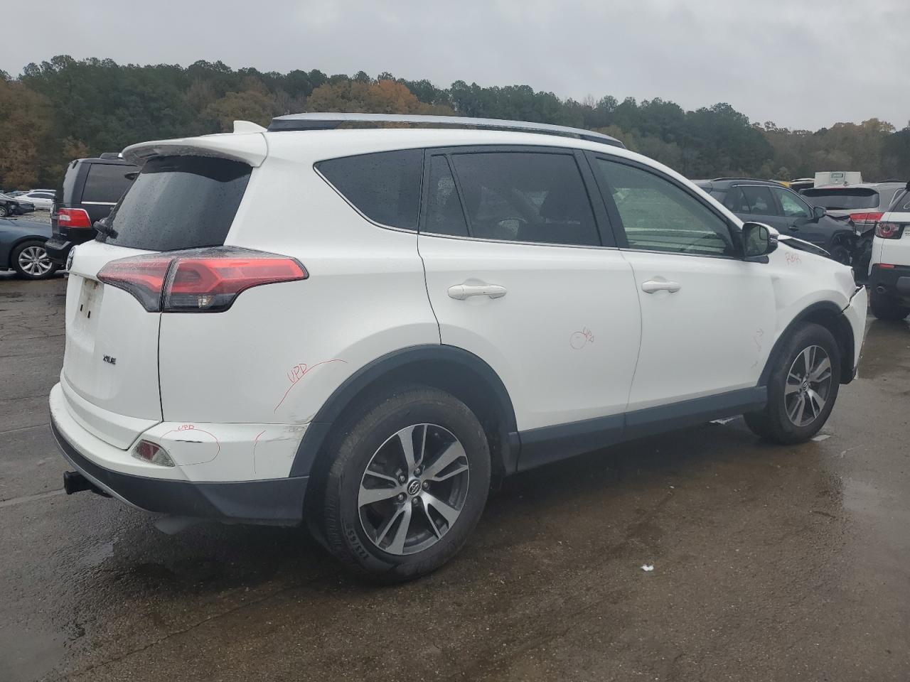 2017 TOYOTA RAV4 XLE - Image 3