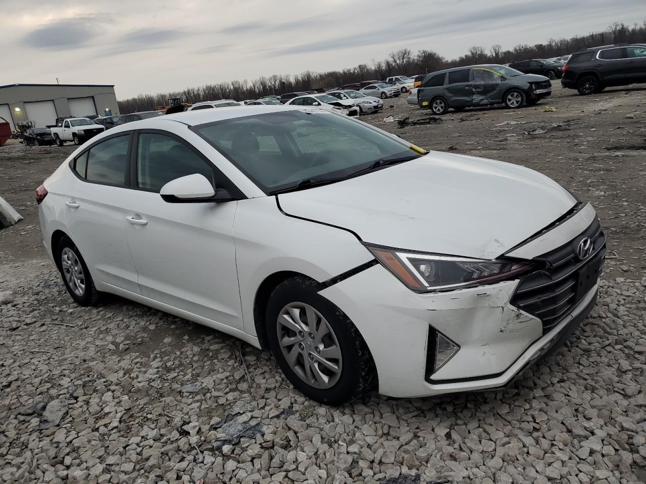2019 HYUNDAI ELANTRA SE - Фото 4