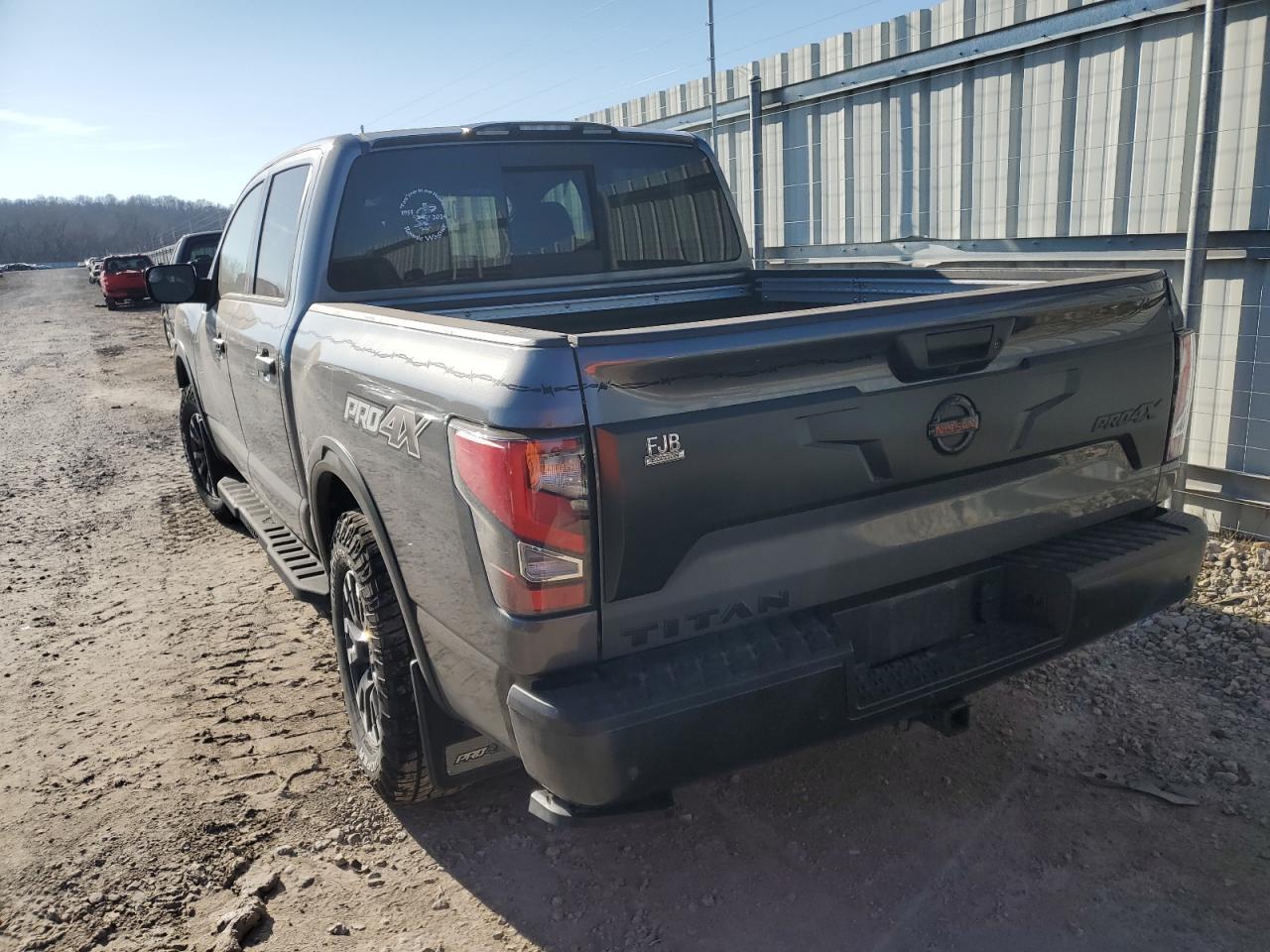 2021 NISSAN TITAN SV - Фото 2
