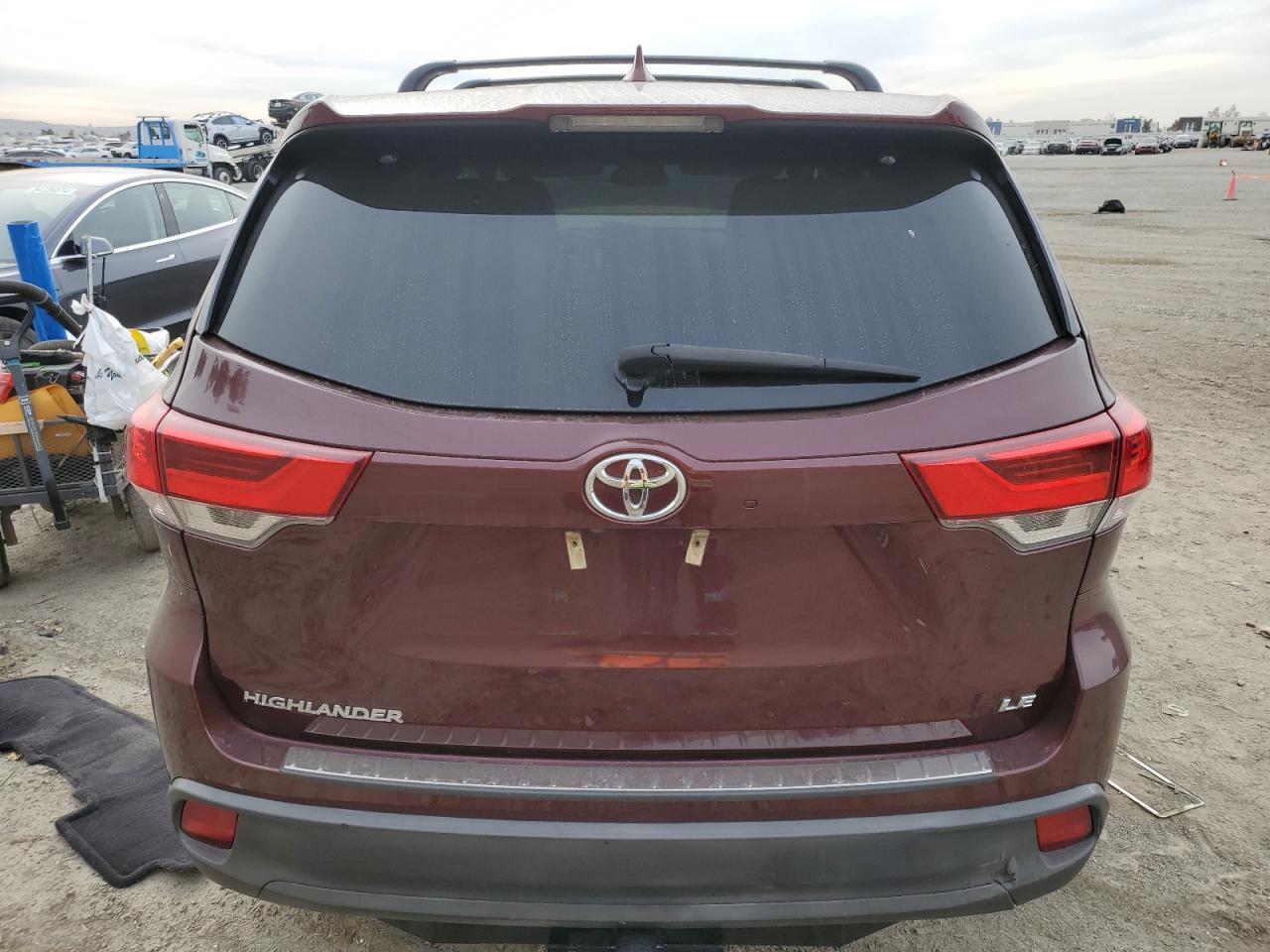 2018 TOYOTA HIGHLANDER - Image 6