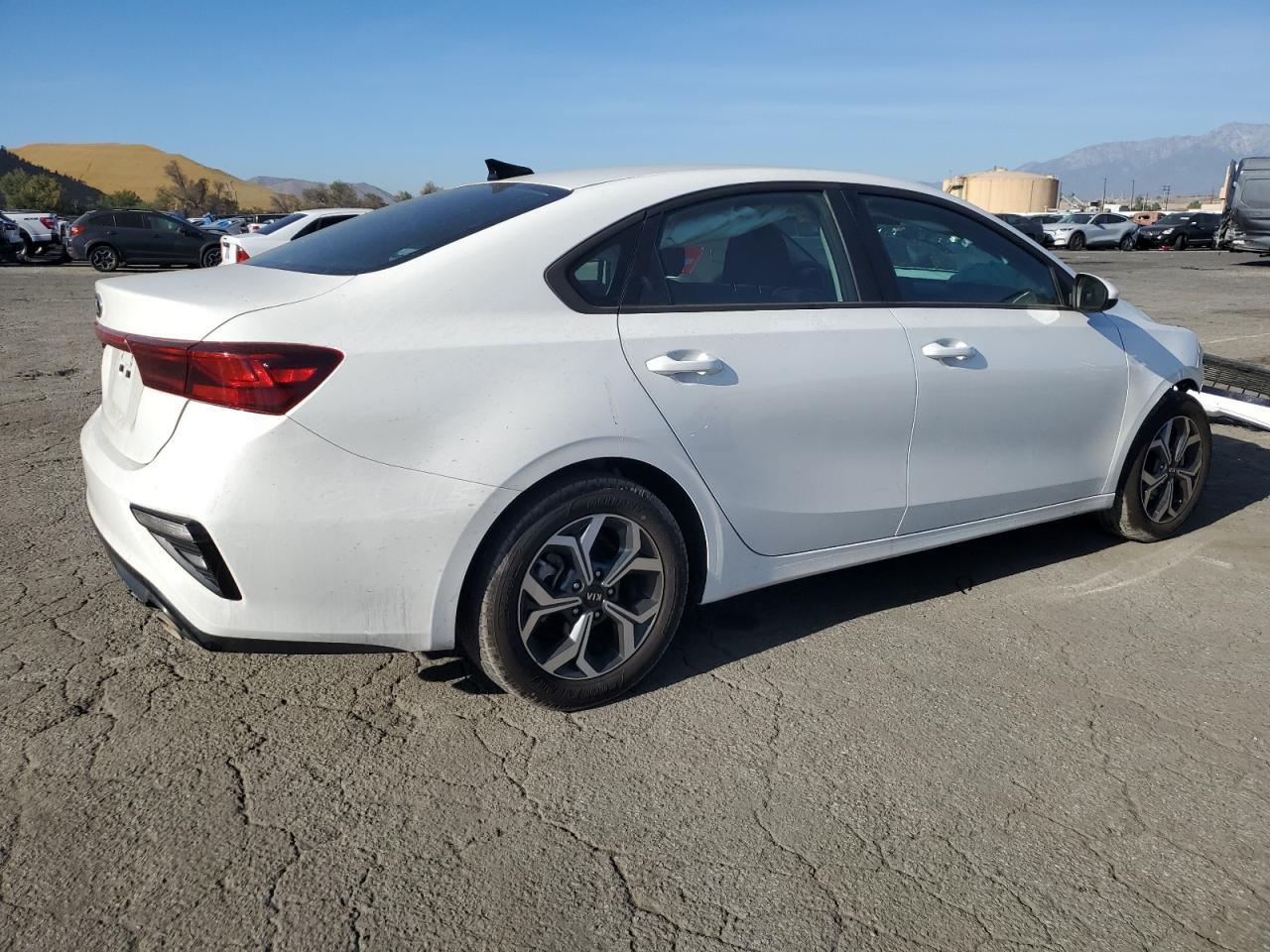 2021 KIA FORTE FE - Image 3