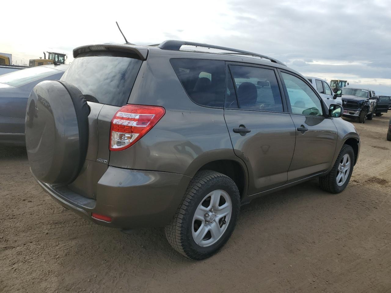 2011 TOYOTA RAV4 - Image 3