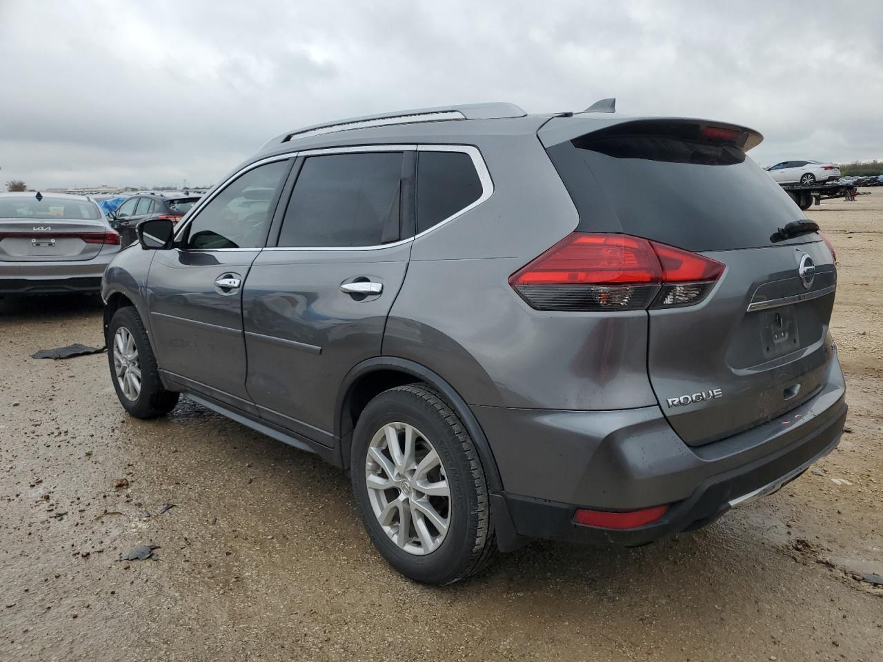 2017 NISSAN ROGUE S - Фото 2