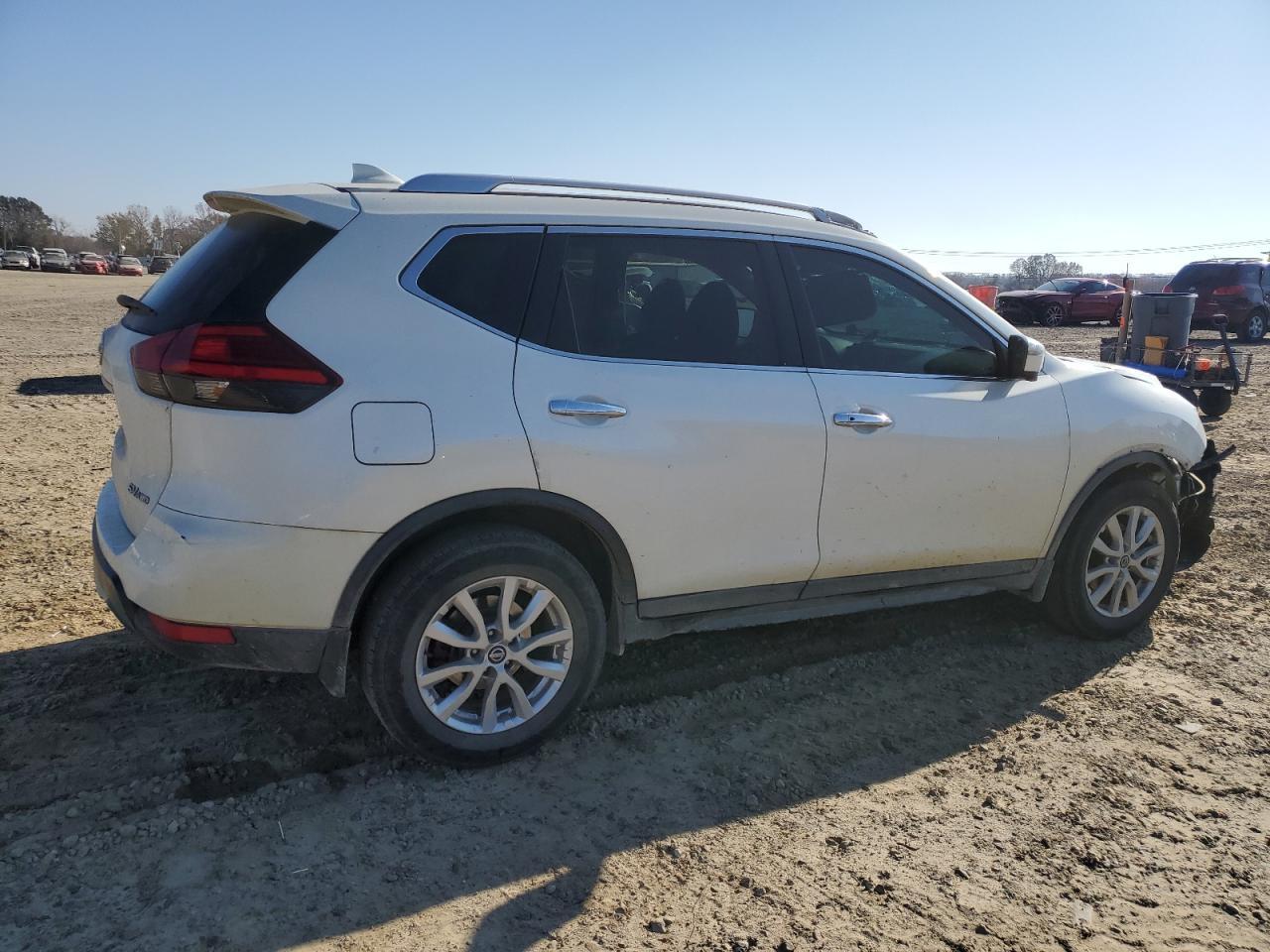 2017 NISSAN ROGUE S - Фото 3