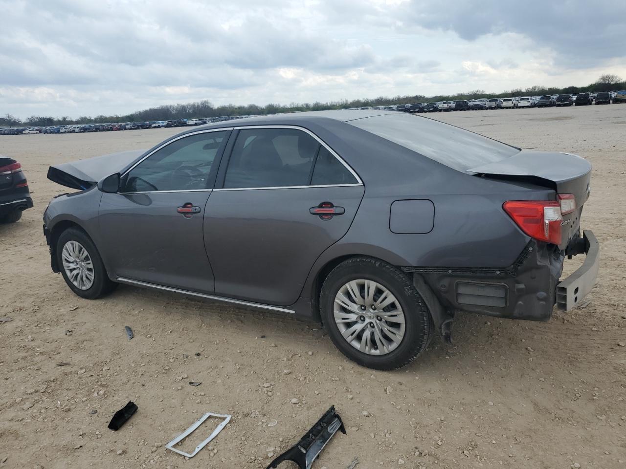 2014 TOYOTA CAMRY L - Image 2