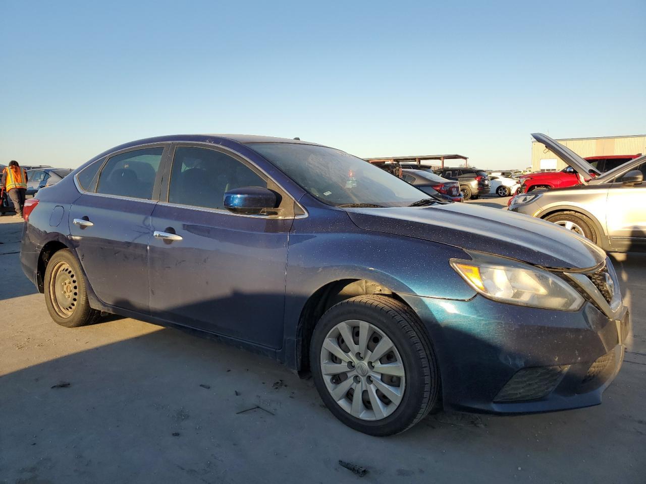 2017 NISSAN SENTRA S - Фото 4