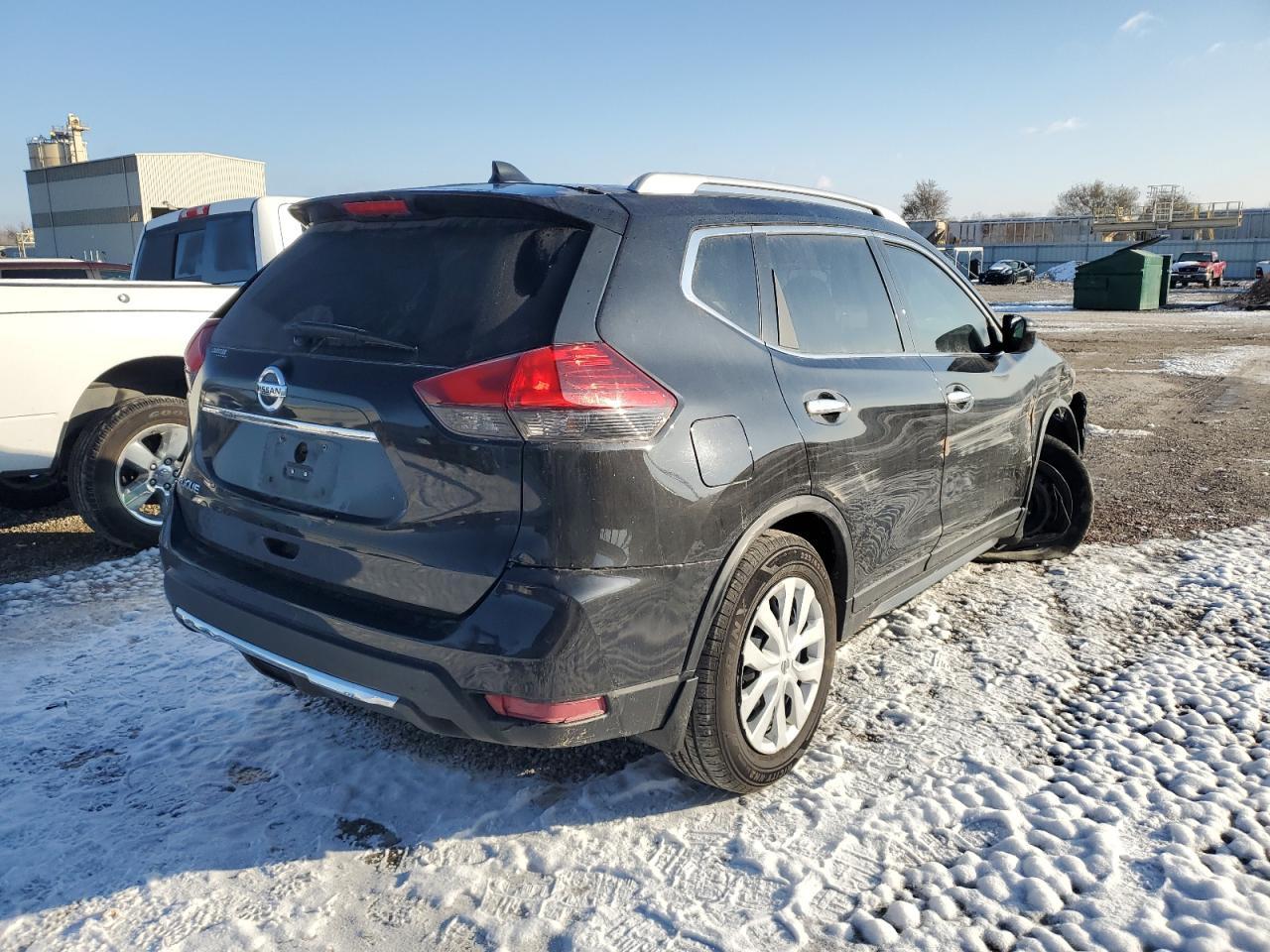 2017 NISSAN ROGUE S - Image 4