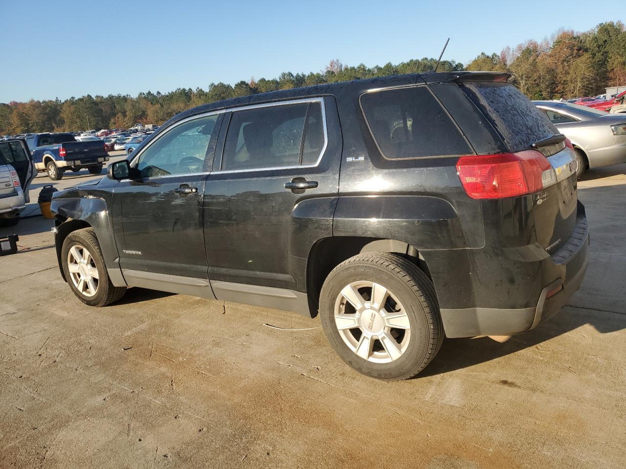 2013 GMC TERRAIN SL - Image 2