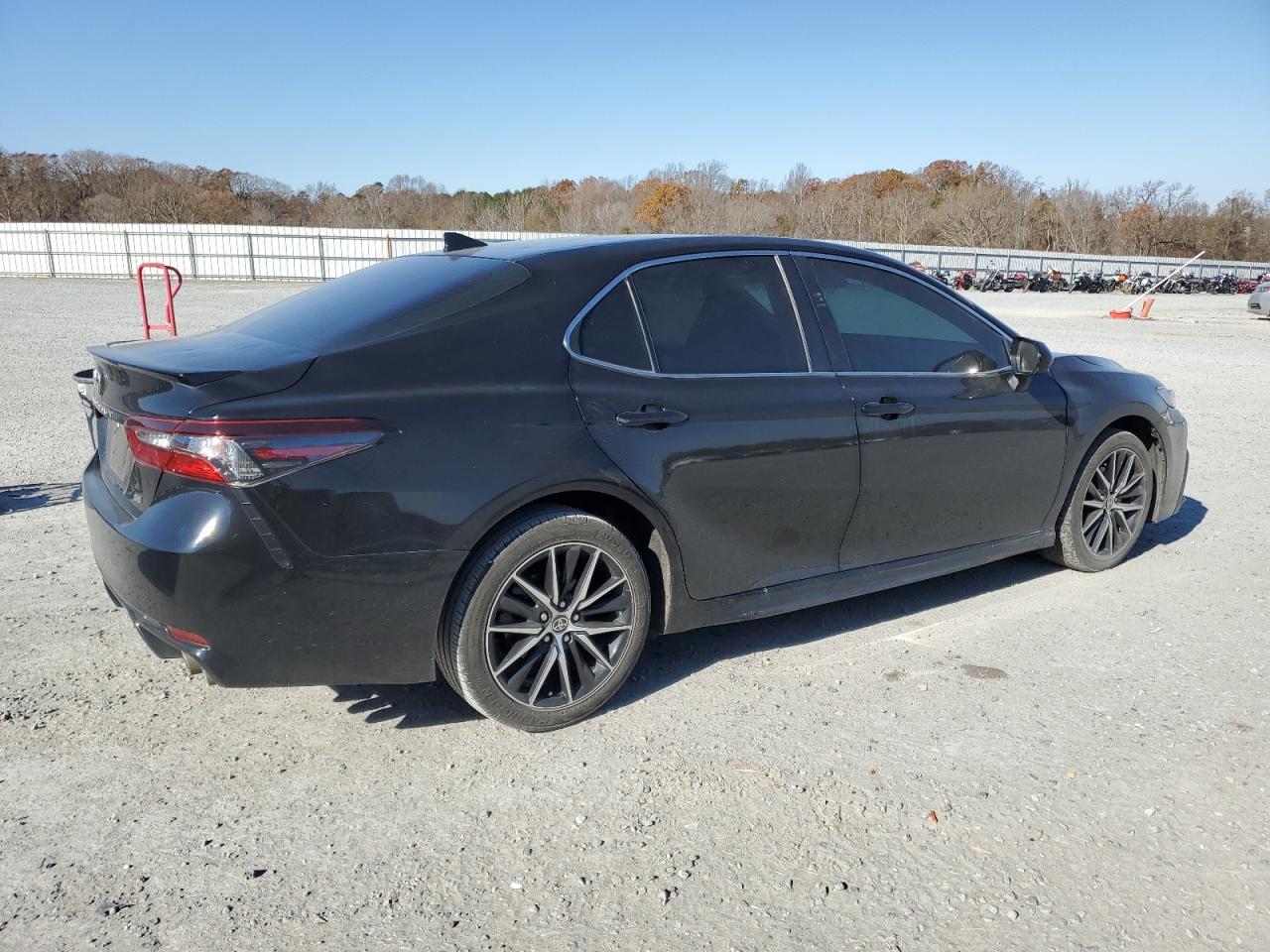 2021 TOYOTA CAMRY SE - Image 3