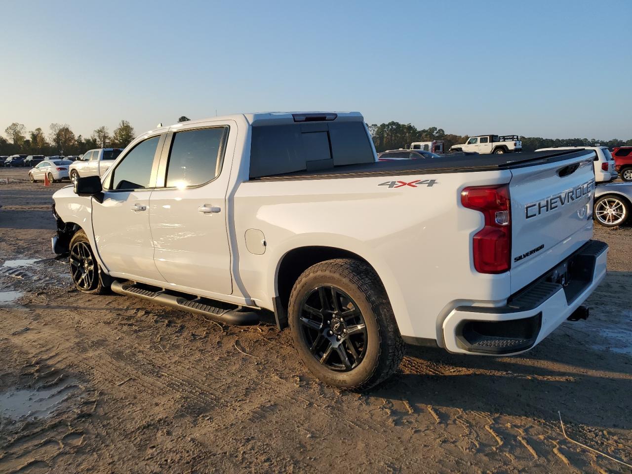 2023 CHEVROLET SILVERADO - Image 2