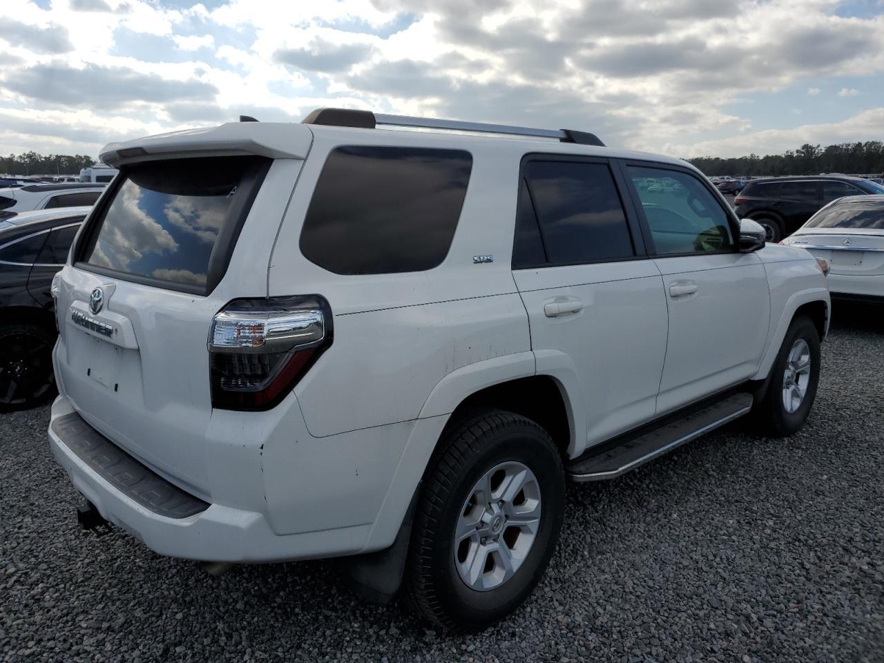 2019 TOYOTA 4RUNNER SR - Image 3