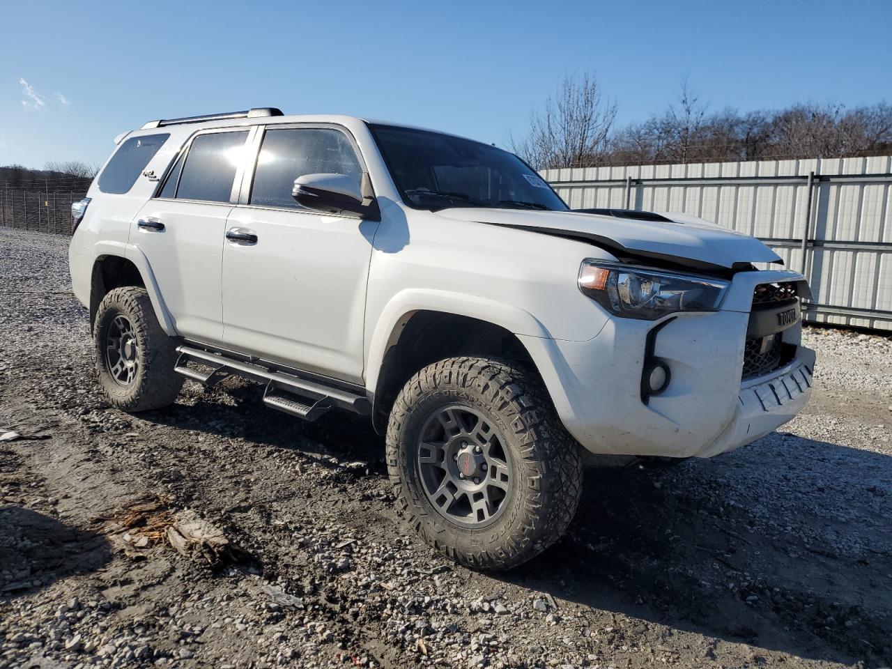 2020 TOYOTA 4RUNNER SR - Фото 4