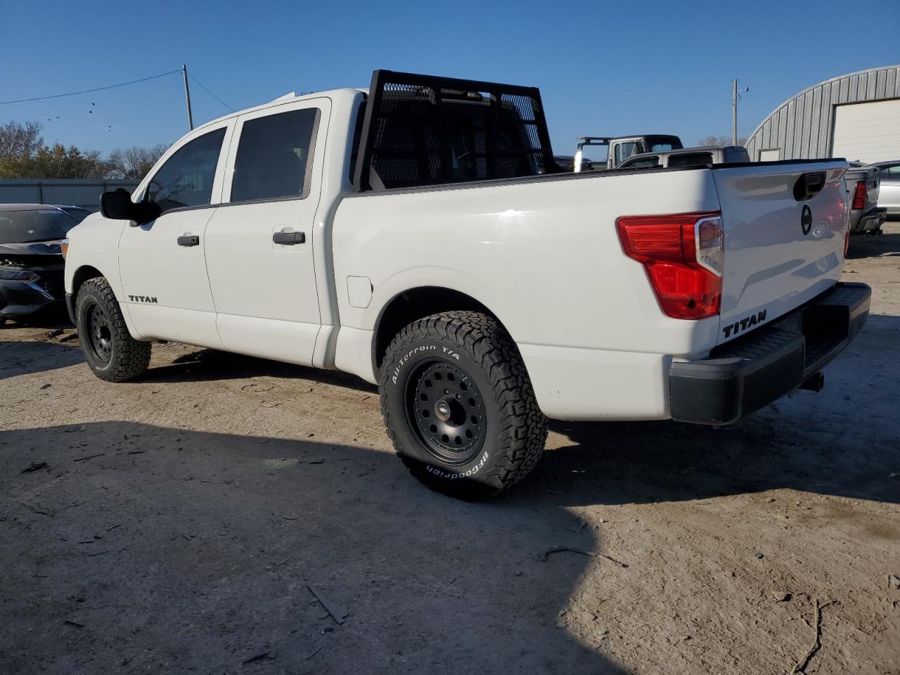2018 NISSAN TITAN S - Фото 2