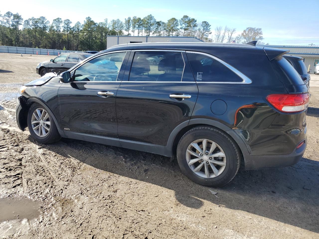 2017 KIA SORENTO LX - Image 2