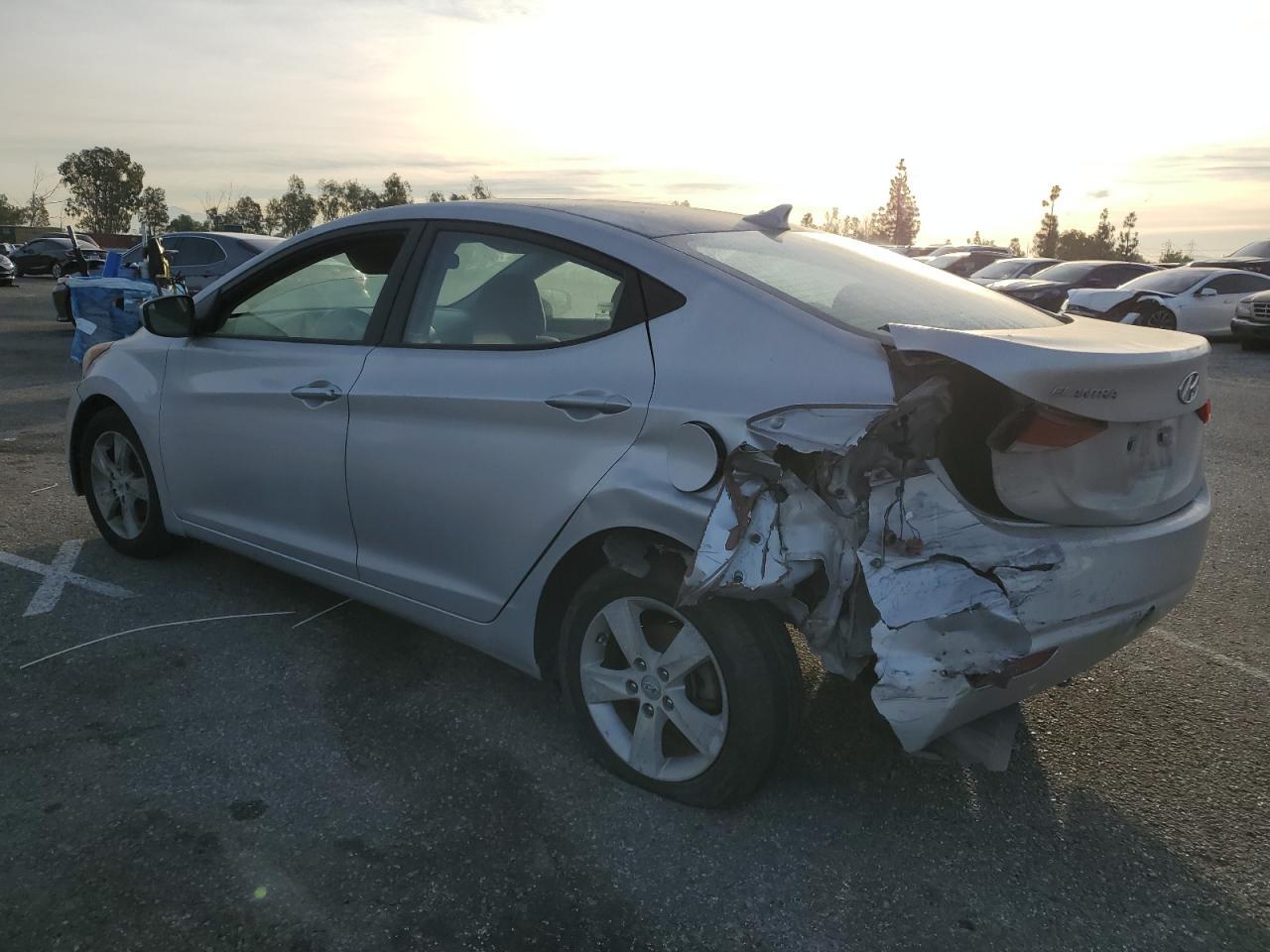 2013 HYUNDAI ELANTRA GL - Image 2