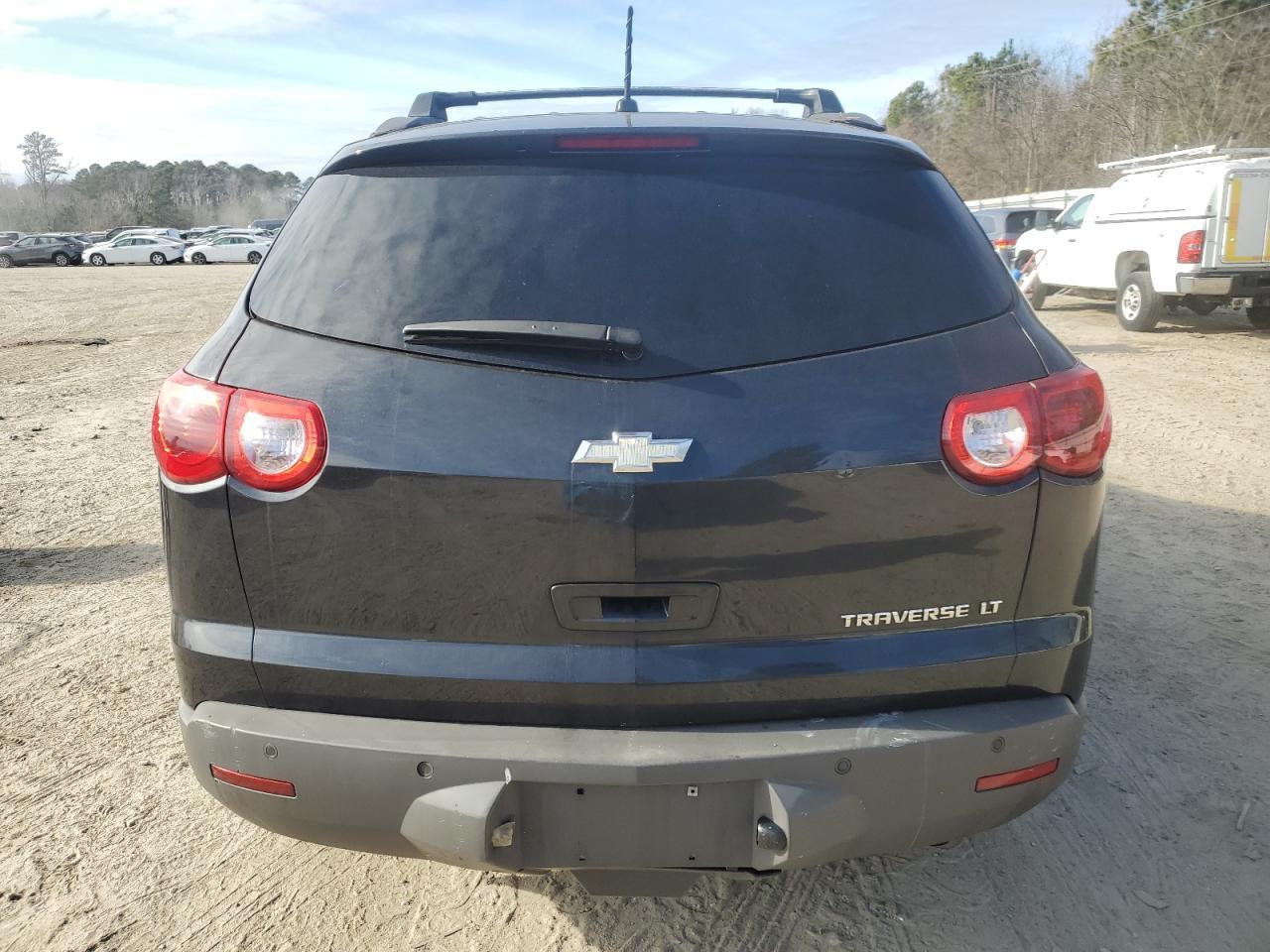 2011 CHEVROLET TRAVERSE L - Image 6