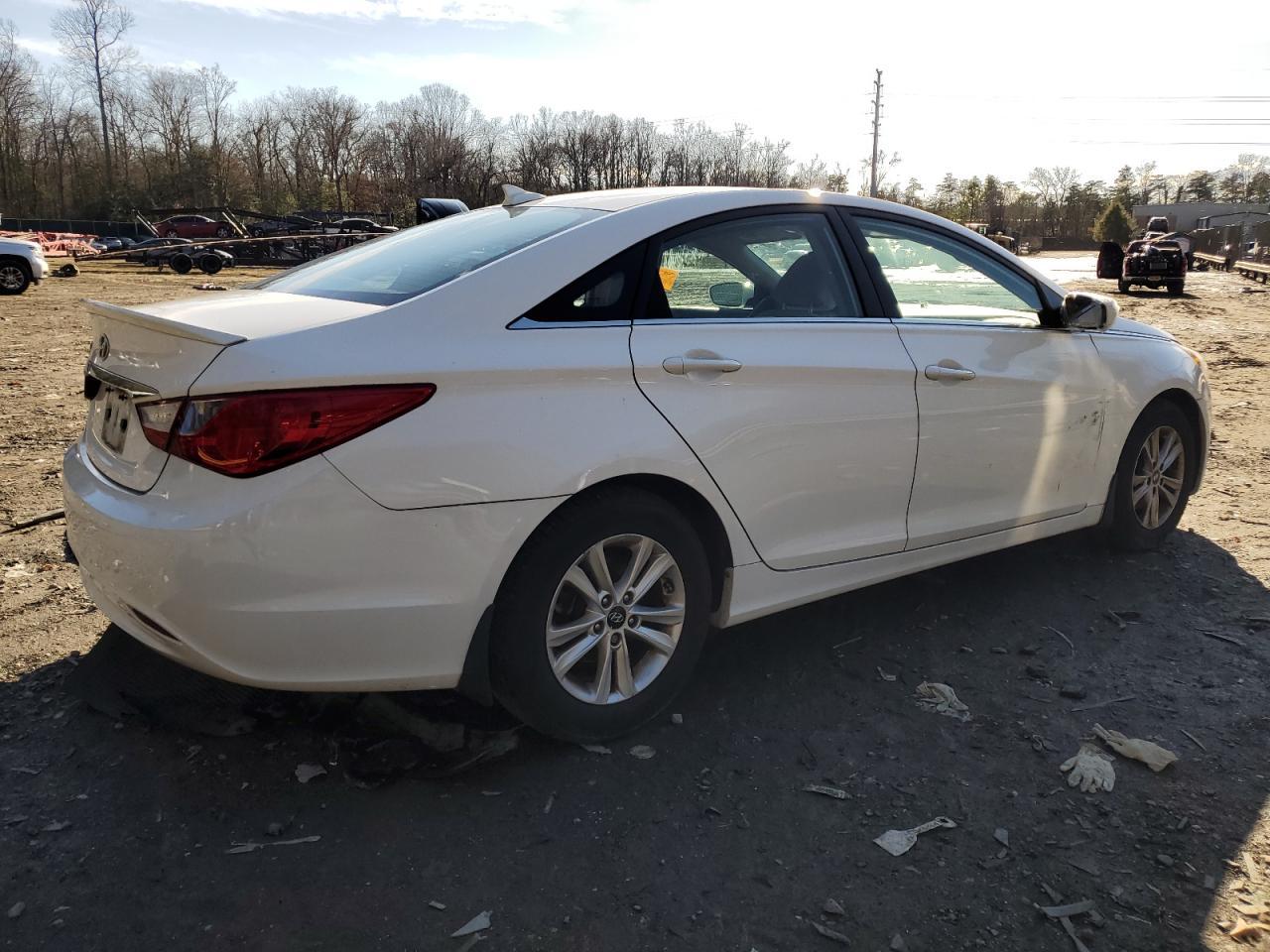 2013 HYUNDAI SONATA GLS - Image 3