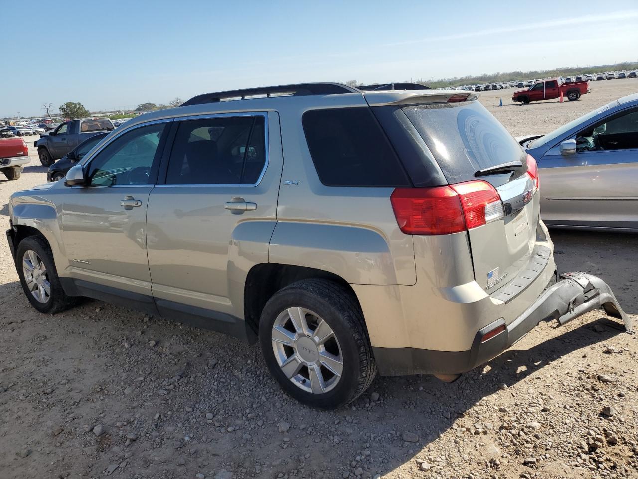 2012 GMC TERRAIN SL - Image 2
