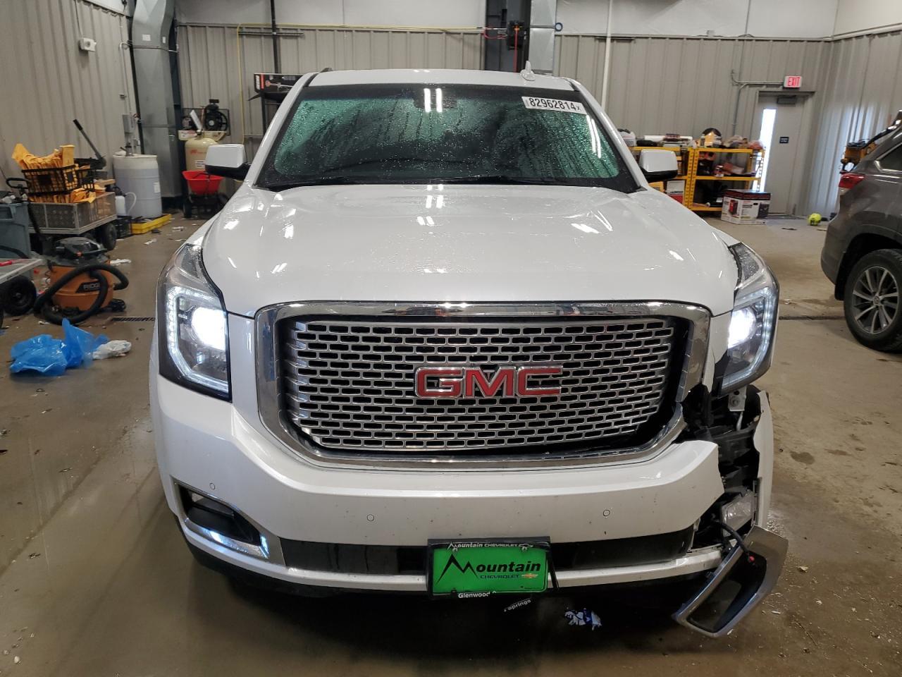 2016 GMC YUKON XL D - Фото 5