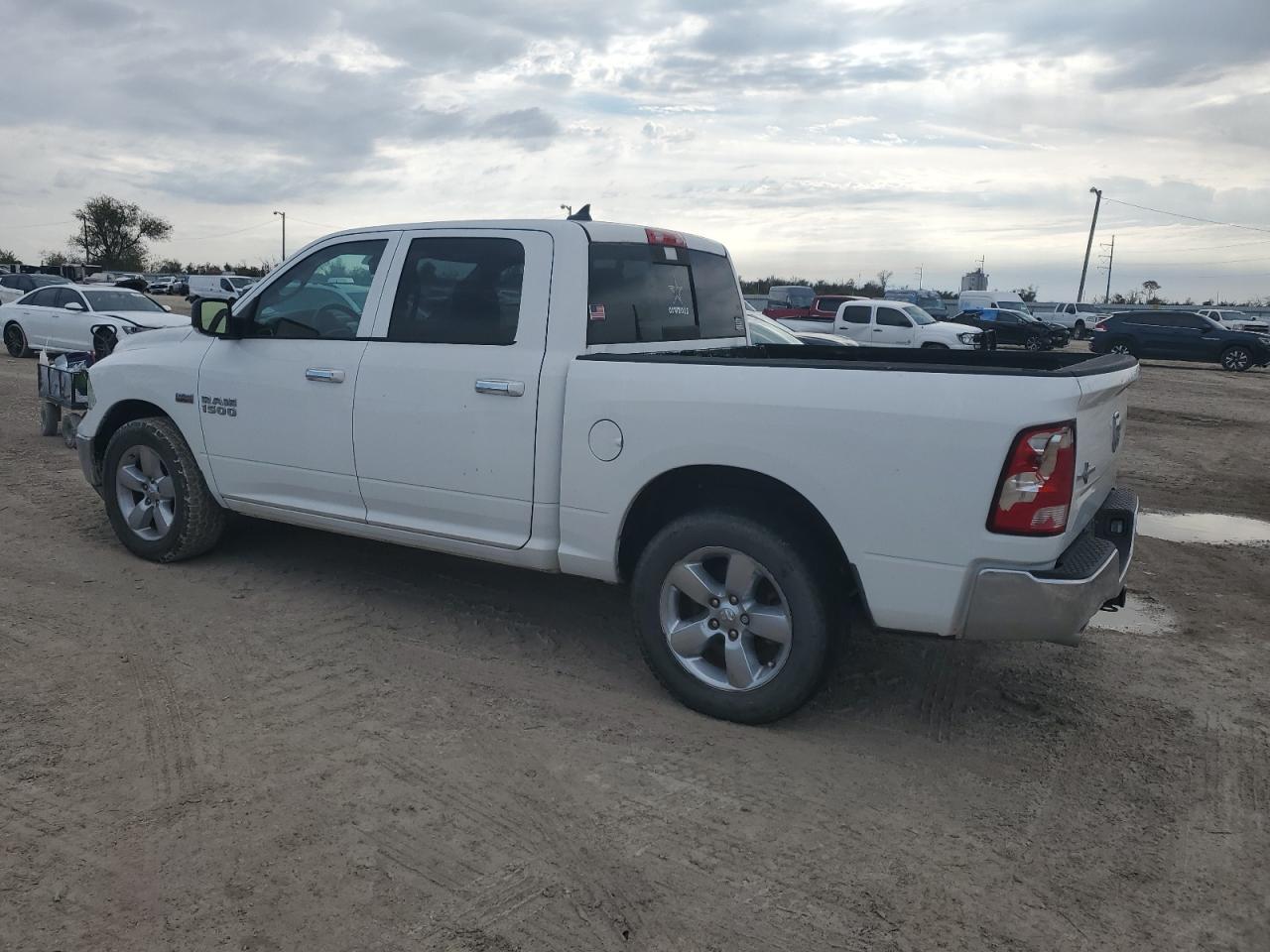 2014 RAM 1500 SLT - Image 2