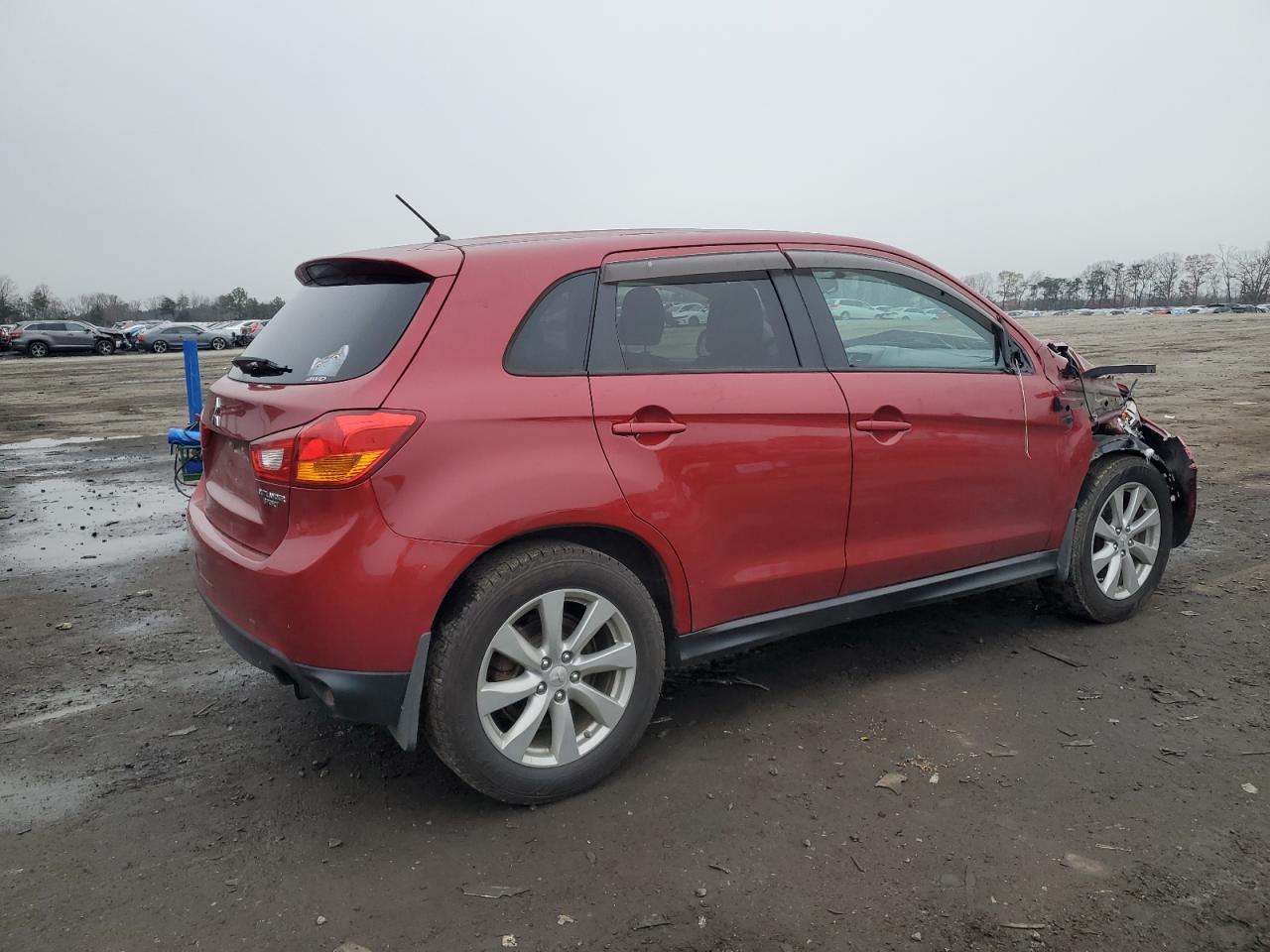2015 MITSUBISHI OUTLANDER - Image 3
