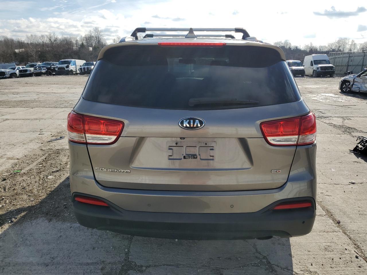 2016 KIA SORENTO LX - Image 6