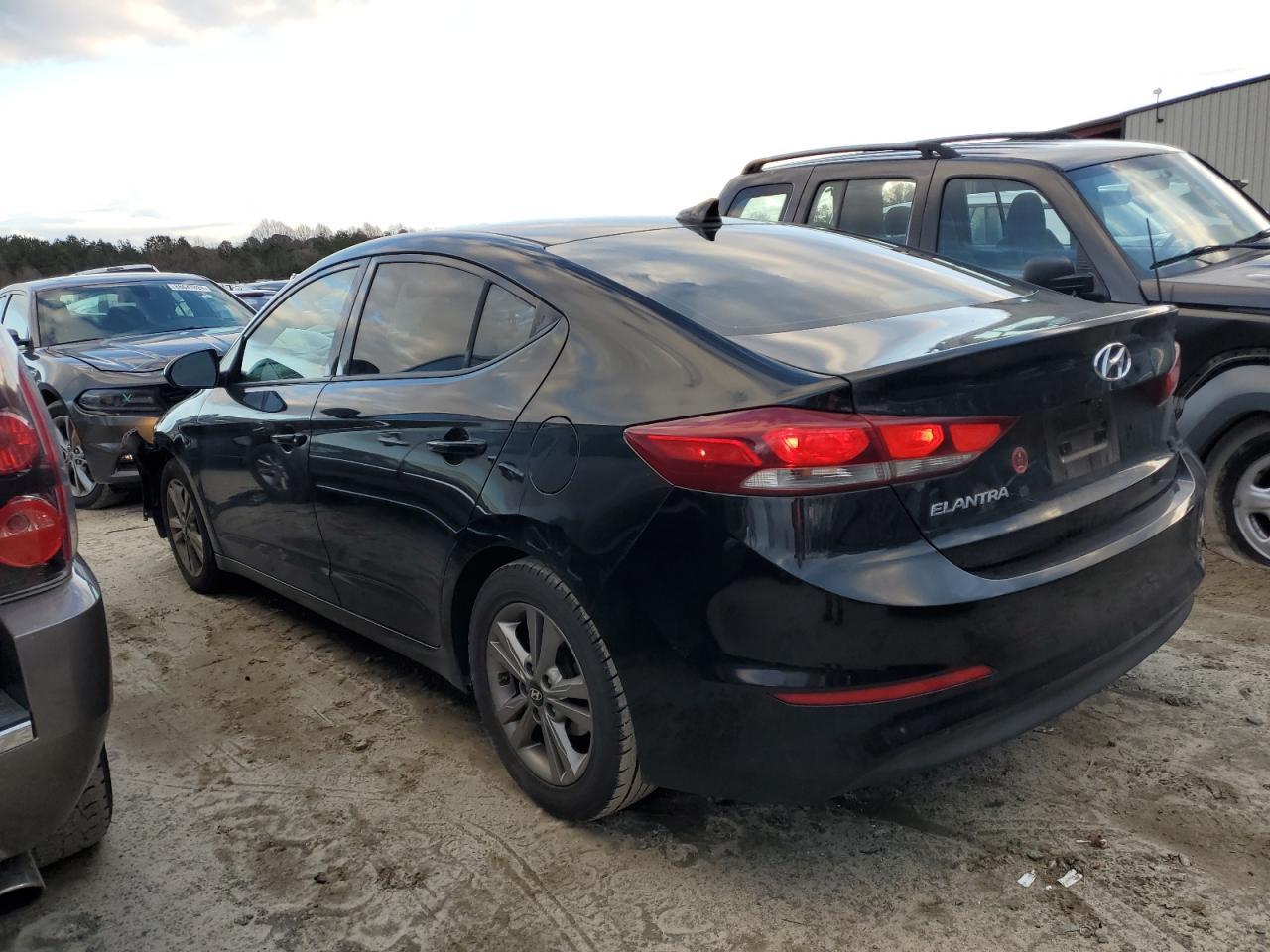 2018 HYUNDAI ELANTRA SE - Фото 2