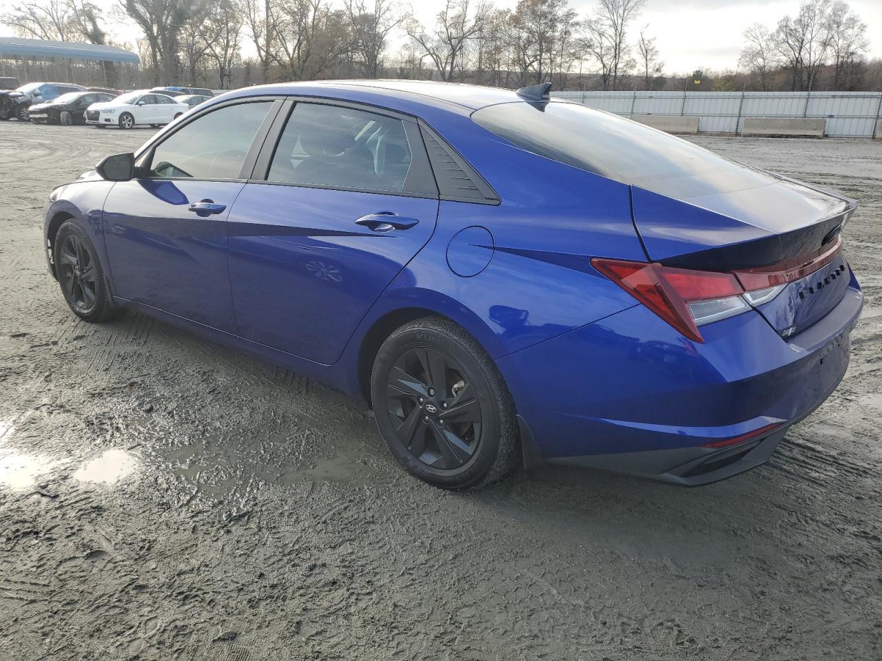 2022 HYUNDAI ELANTRA SE - Image 2