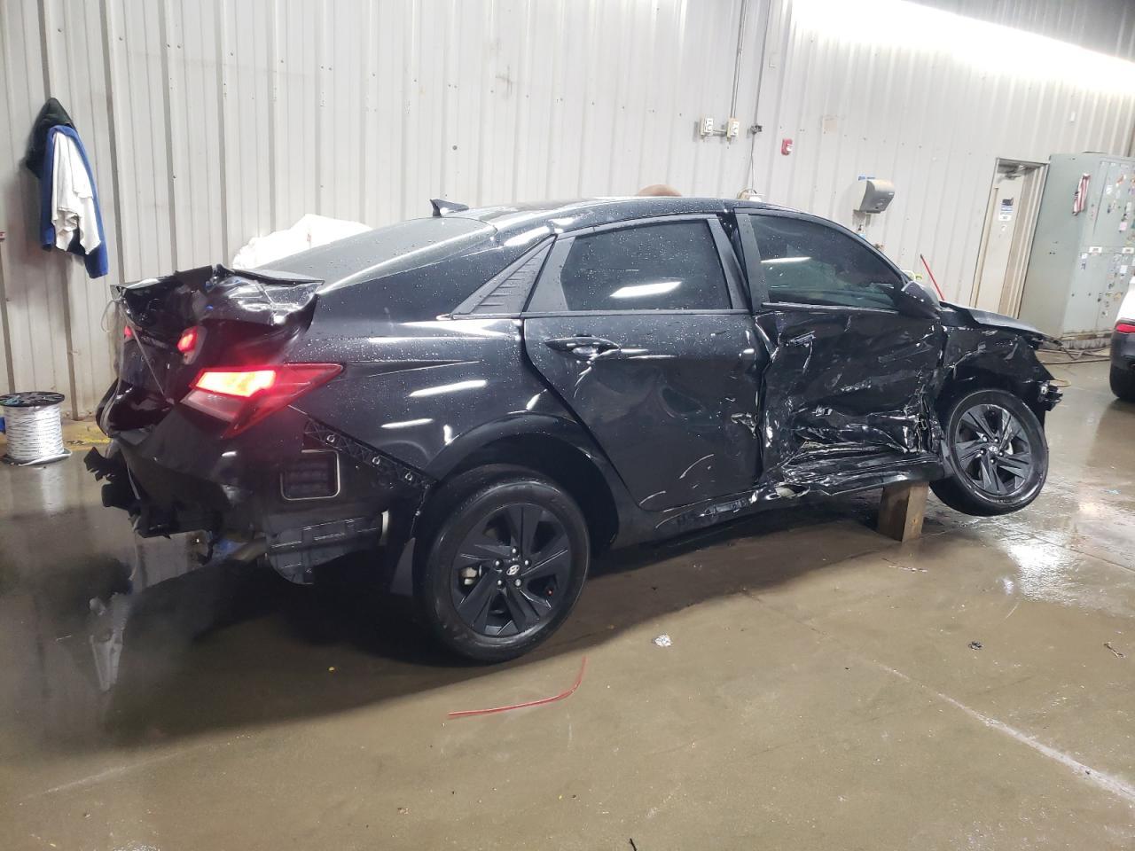 2023 HYUNDAI ELANTRA SE - Фото 3