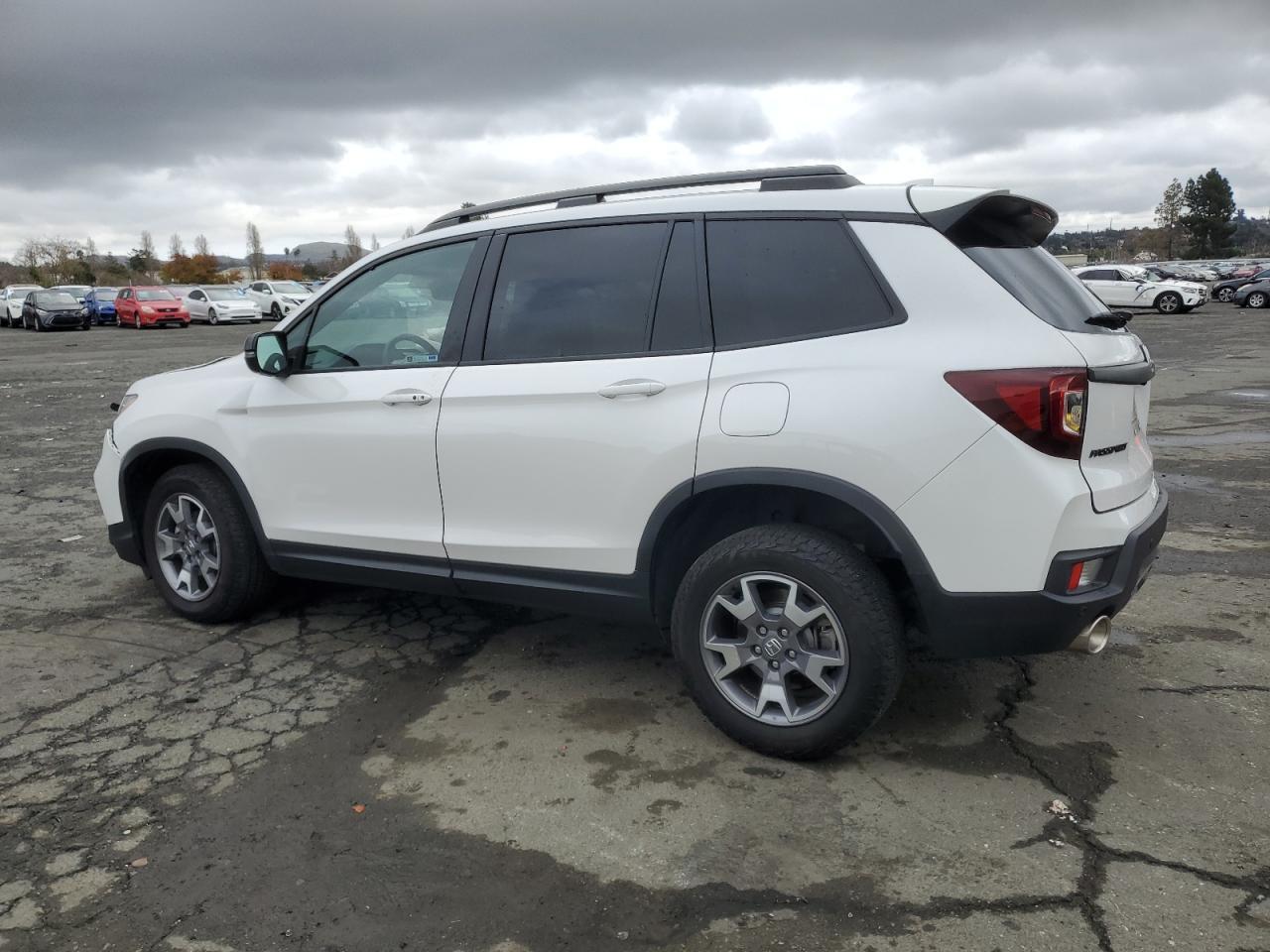 2023 HONDA PASSPORT T - Image 2