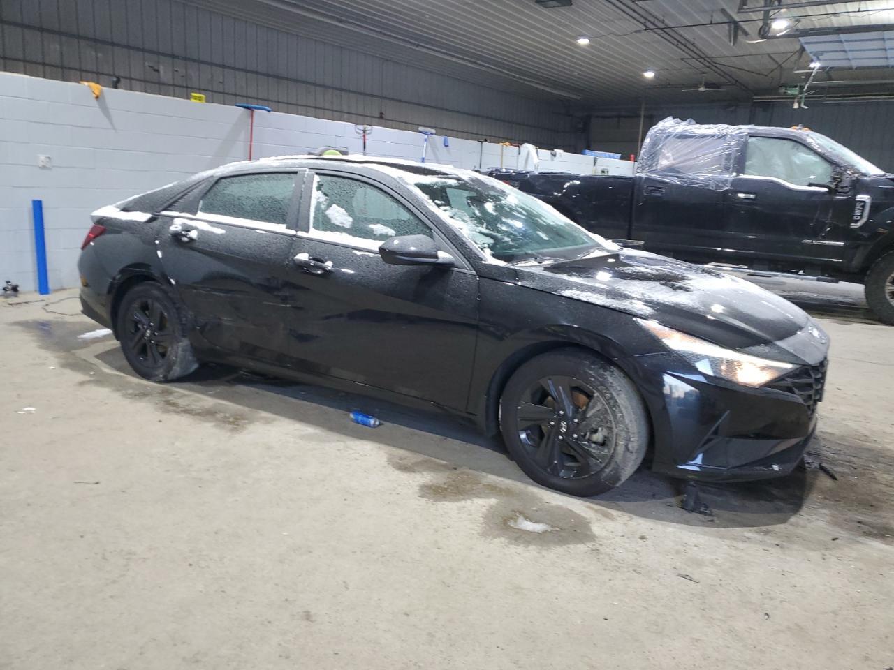 2023 HYUNDAI ELANTRA SE - Фото 4