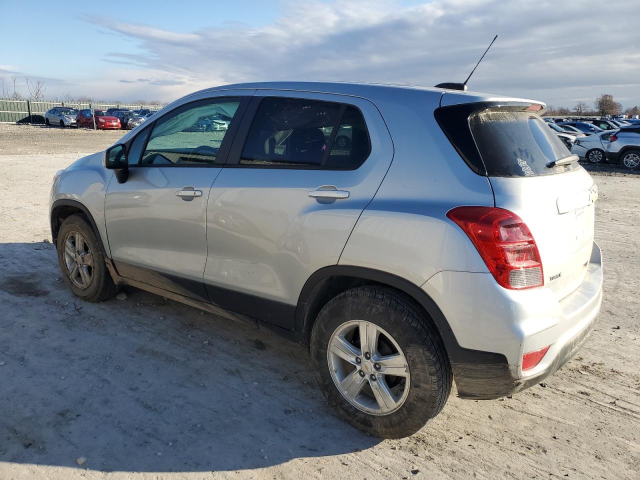 2021 CHEVROLET TRAX LS - Image 2