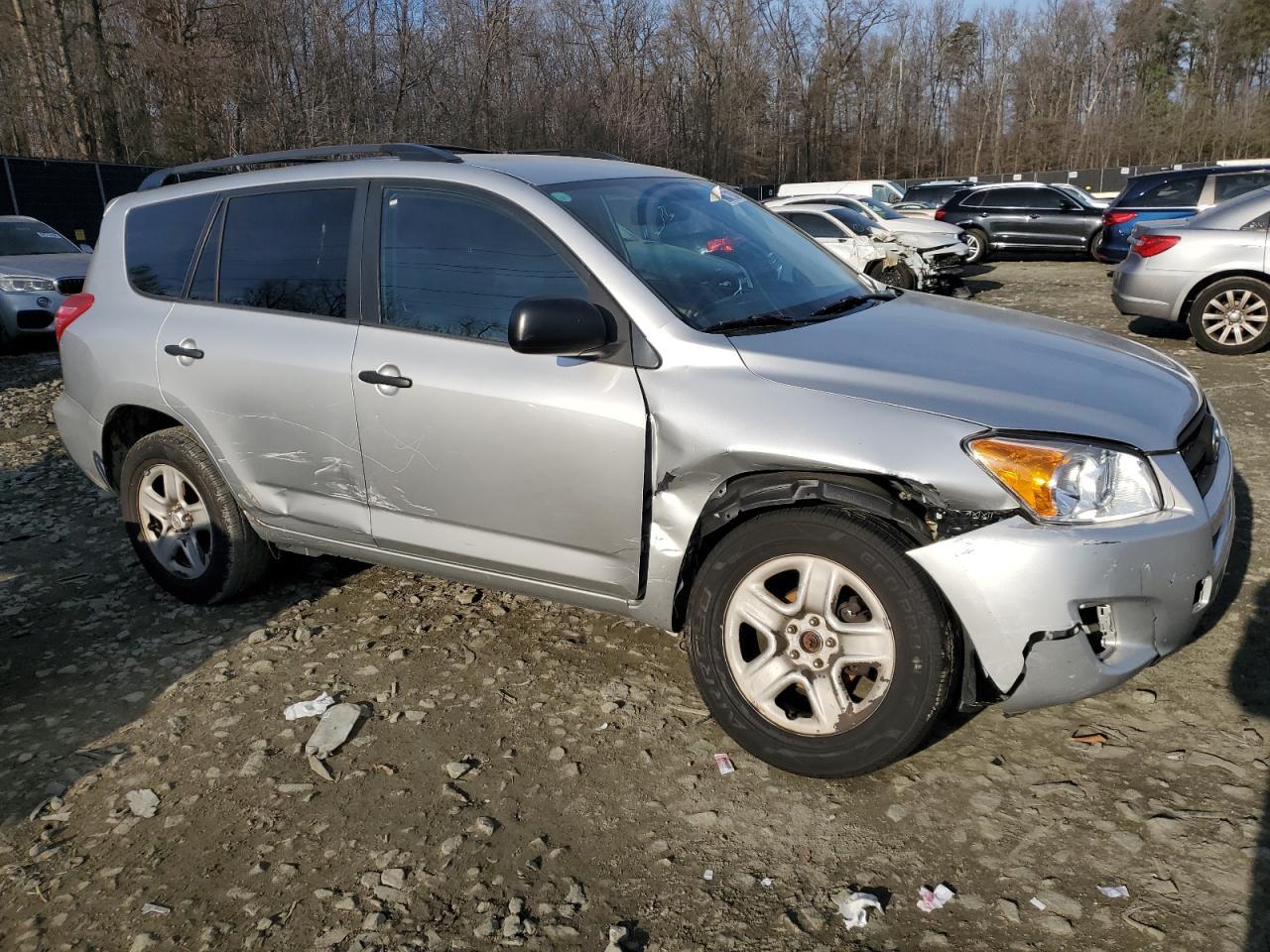 2011 TOYOTA RAV4 - Фото 4