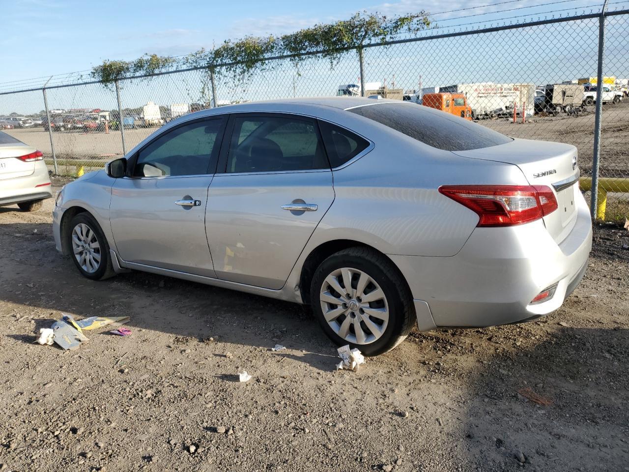 2017 NISSAN SENTRA S - Фото 2