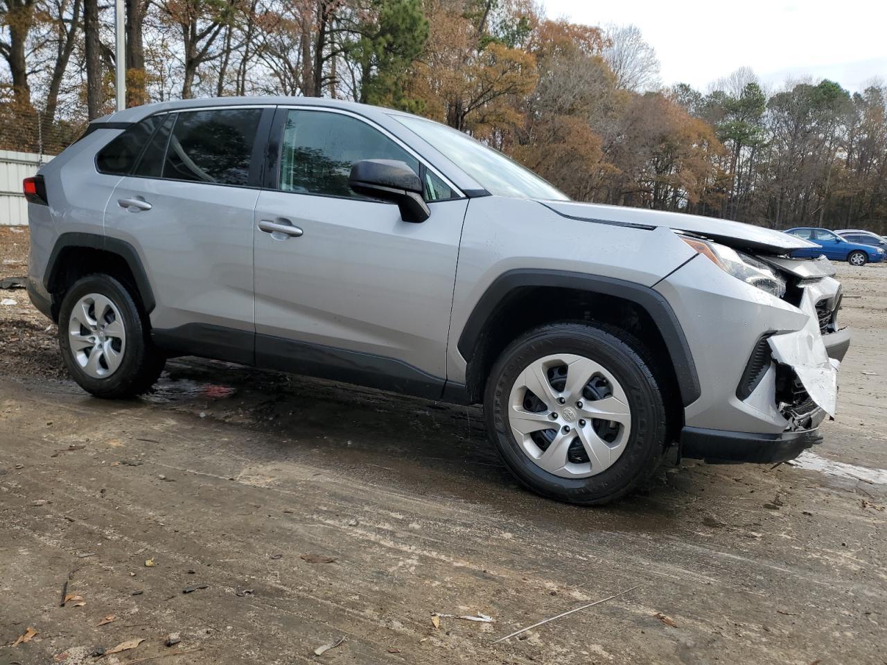 2023 TOYOTA RAV4 LE - Фото 4